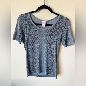 Cache Vintage 100% Silk Gray Honeycomb Short Sleeve Top